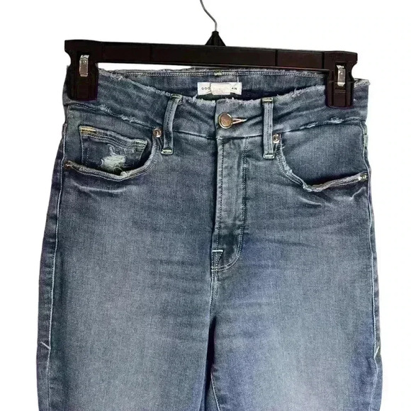 Good American Good Legs Cropped Side Slit Jeans in Blue667 0/25 - Picture 3 of 9